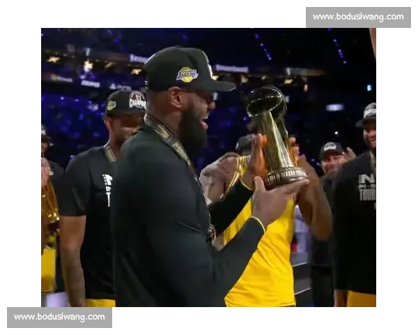 NBA总决赛经典对决湖人热火巅峰集锦燃爆全场回顾传奇瞬间荣耀时刻 NBA总决赛经典对决湖人热火巅峰集锦燃爆全场回顾传奇瞬间荣耀时刻